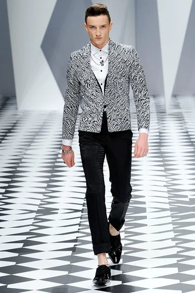 Look 44